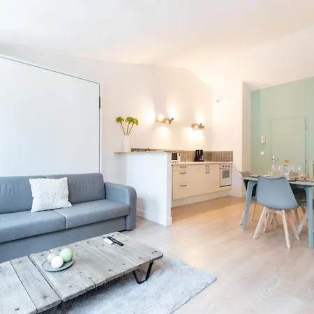 Apartament Vieux Spacieux Et Equipe